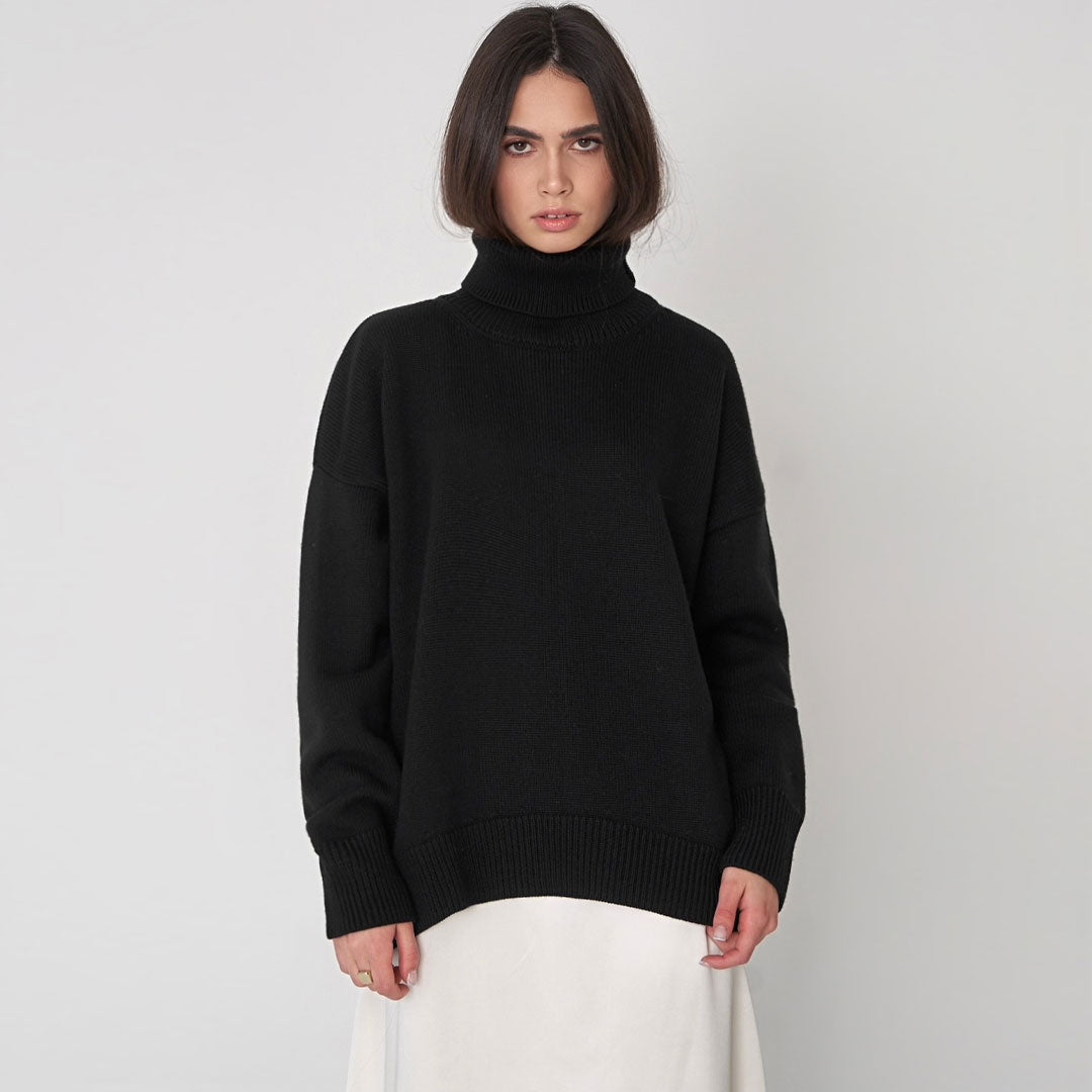Übergroßer Schwarzer Pullover Mit Hohem Und Niedrigem Kragen Und Langen Ärmeln