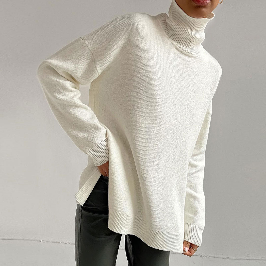 Oversize-Strickpullover İn Weiß Mit Hohem Halsausschnitt Und Langen Ärmeln Und Schlitz