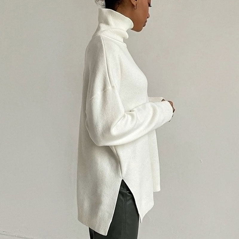 Oversize-Strickpullover İn Weiß Mit Hohem Halsausschnitt Und Langen Ärmeln Und Schlitz