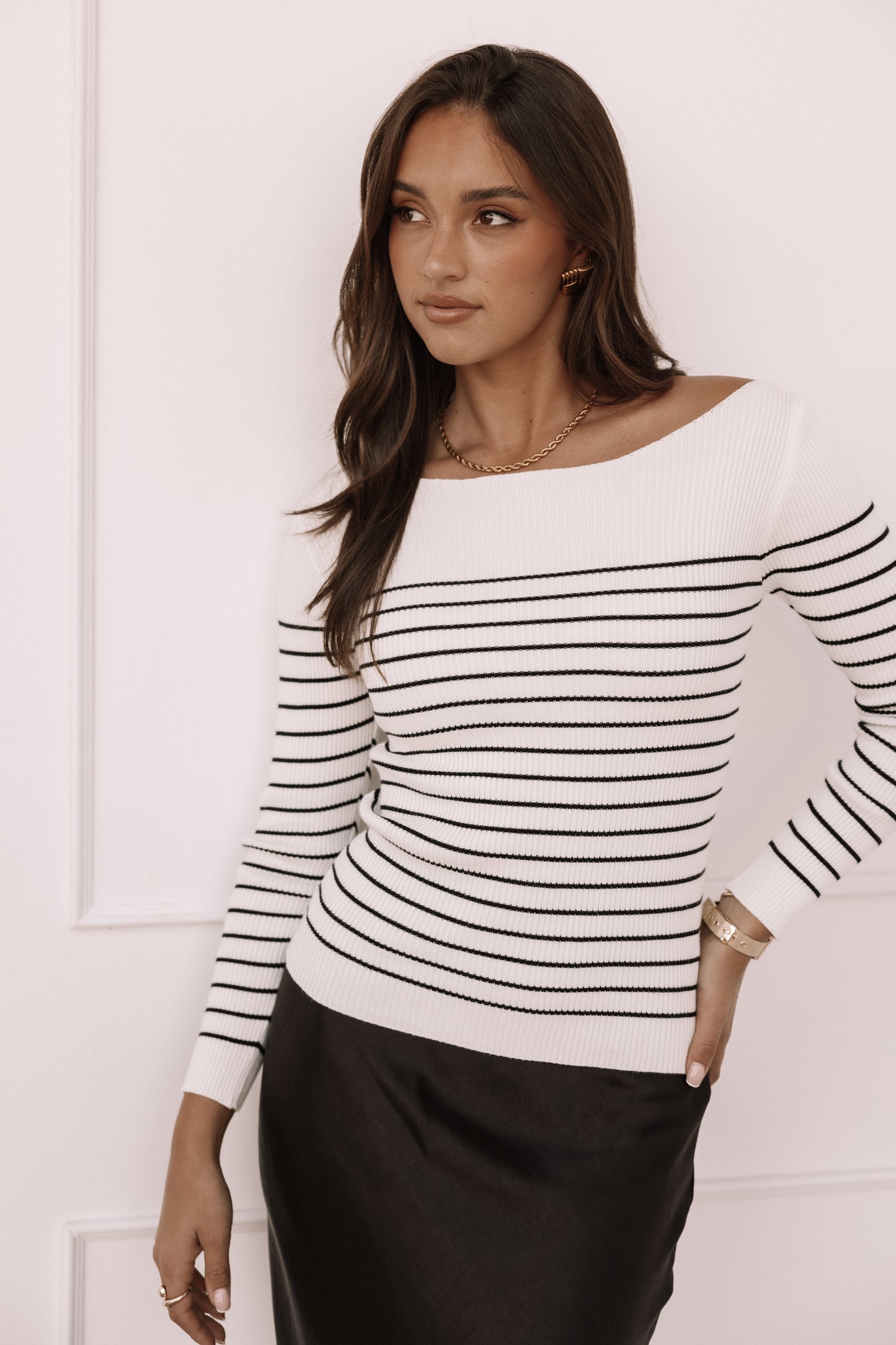 Eleganter Strickpullover Mit Streifendesign