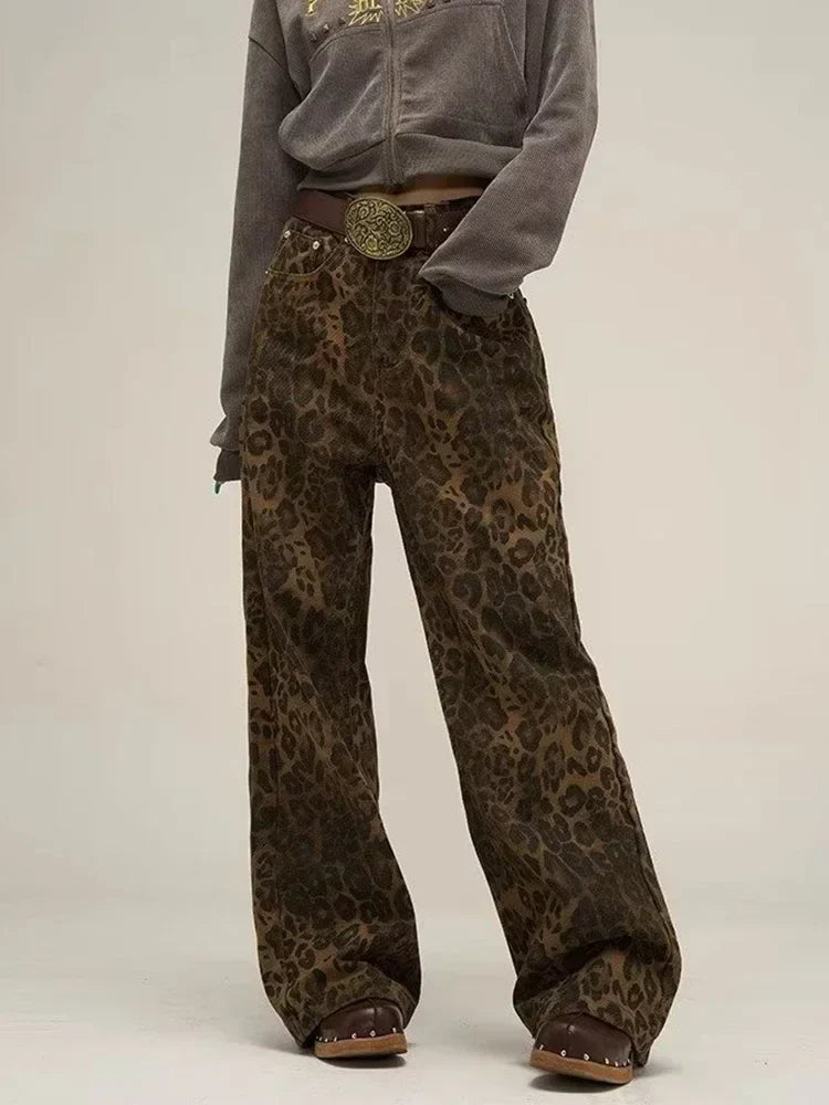 Stylisches Design Jeans Mit Leopardenmuster