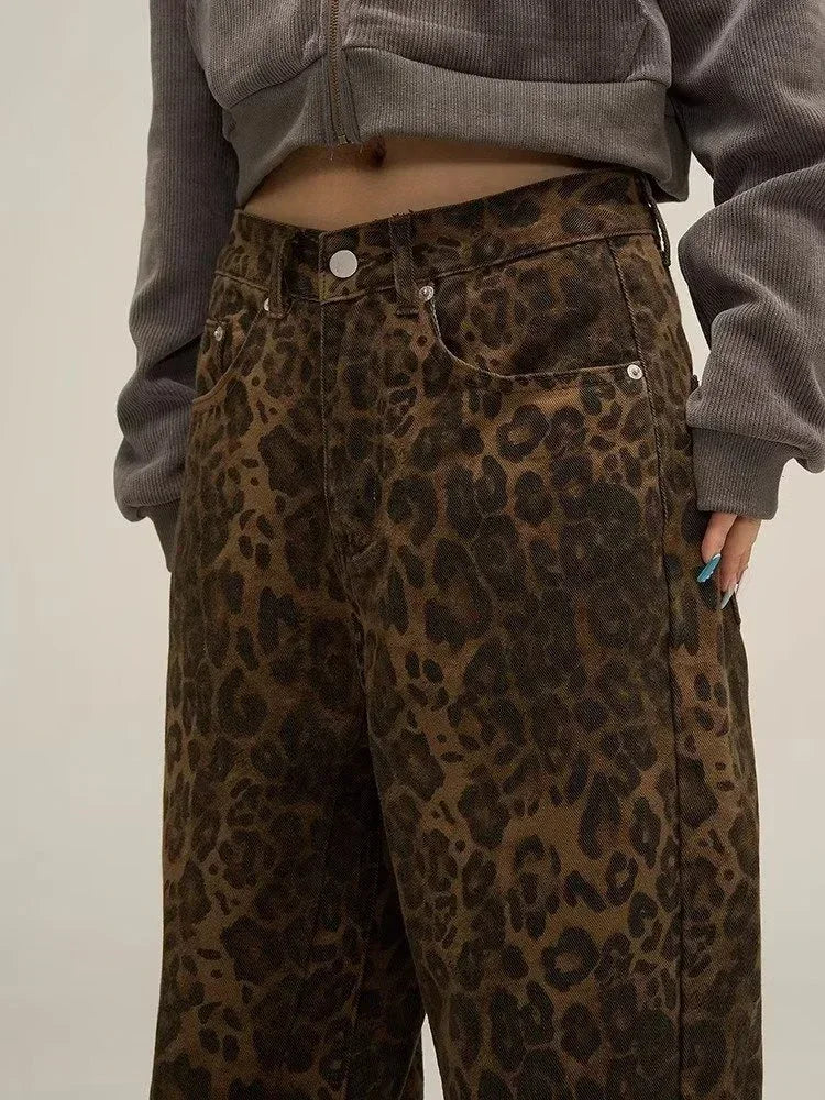 Stylisches Design Jeans Mit Leopardenmuster