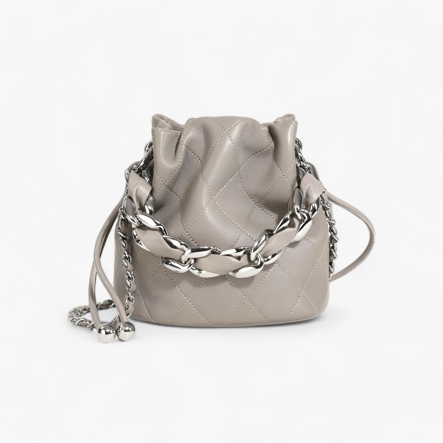 Vielseitige, Elegante Tasche Mit Kettendetail