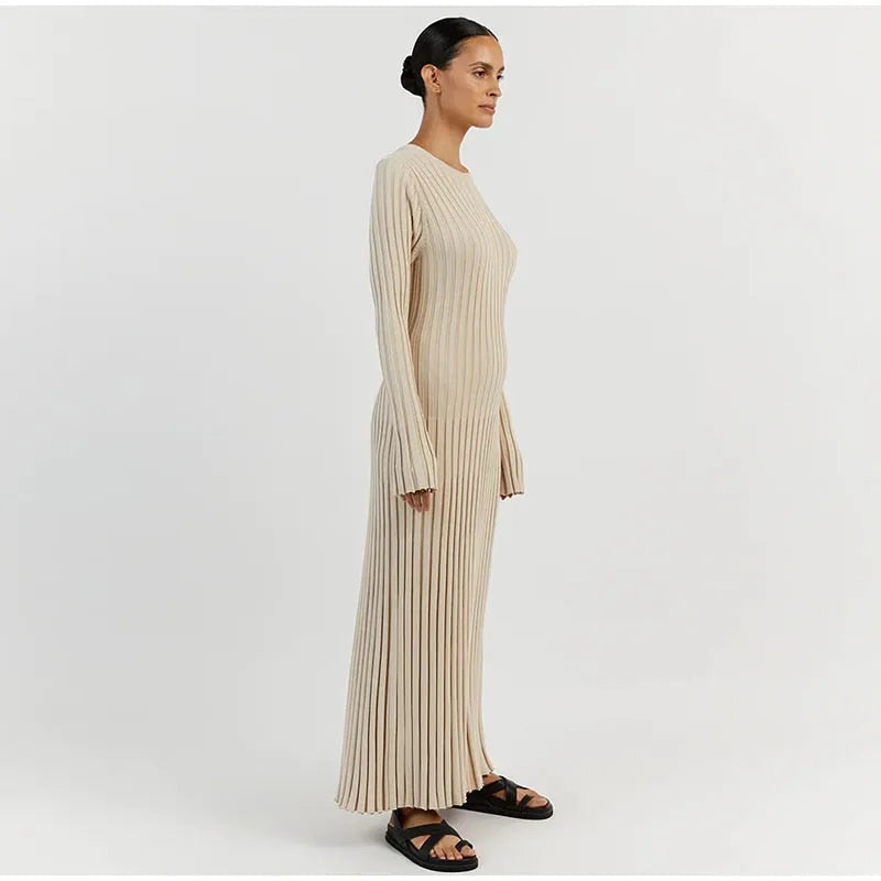 Elegantes Strickkleid Mit Rundhalsausschnitt