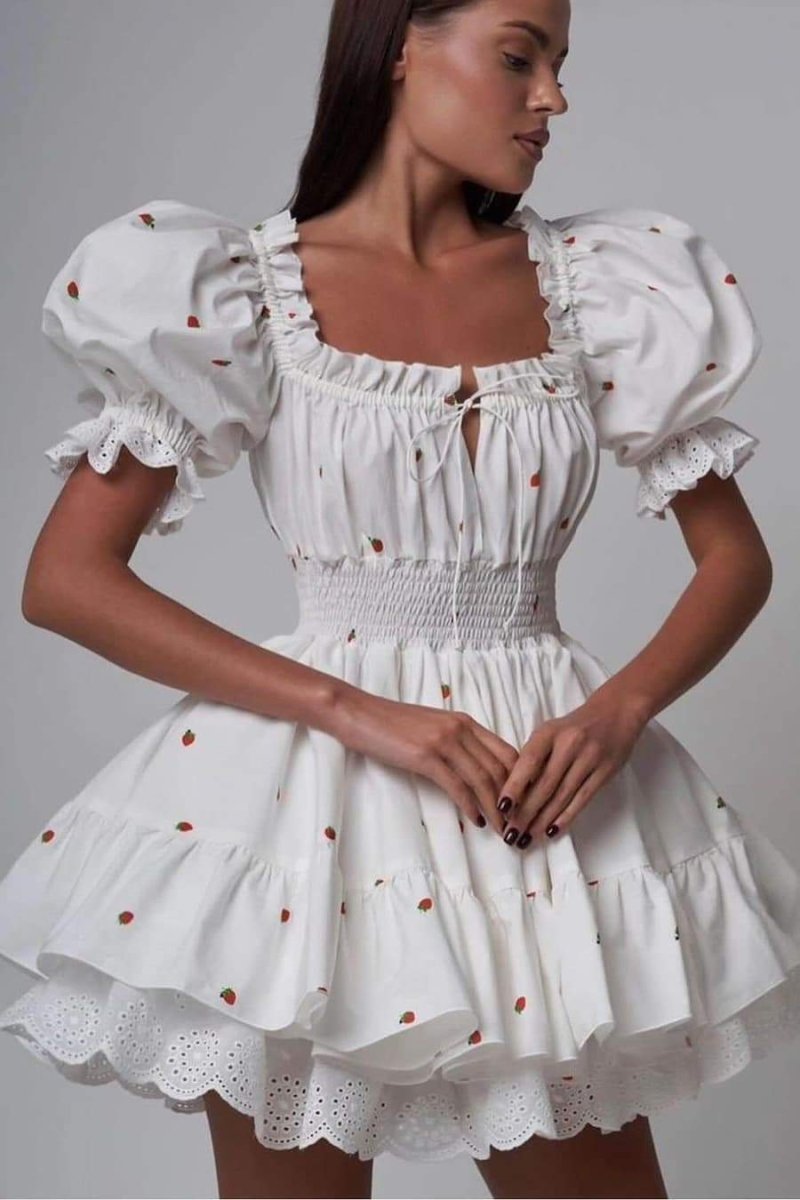 Minikleid Mit Erdbeermuster Und Puffärmeln