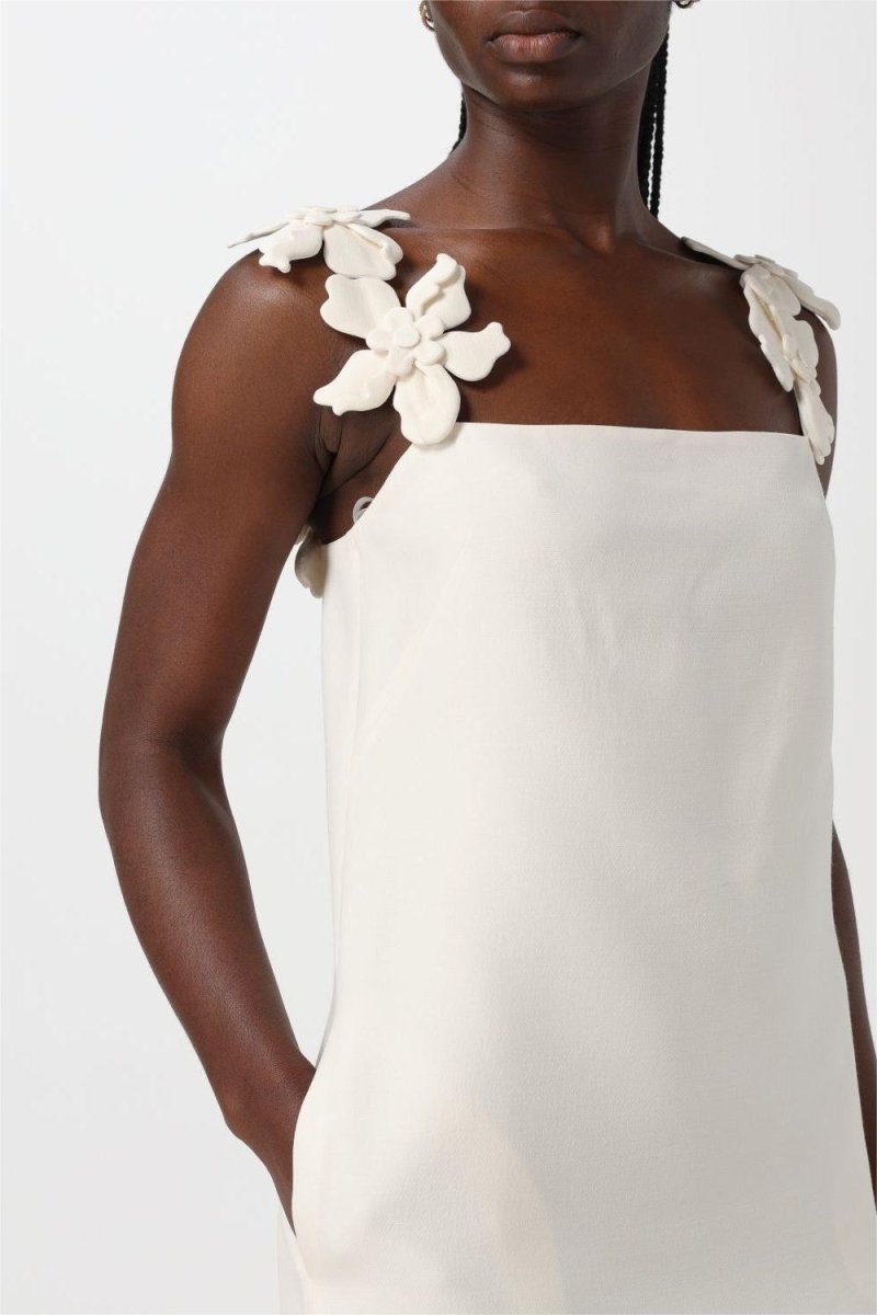 Elegantes Minikleid Mit Quadratischem Ausschnitt Und Dünnen Trägern