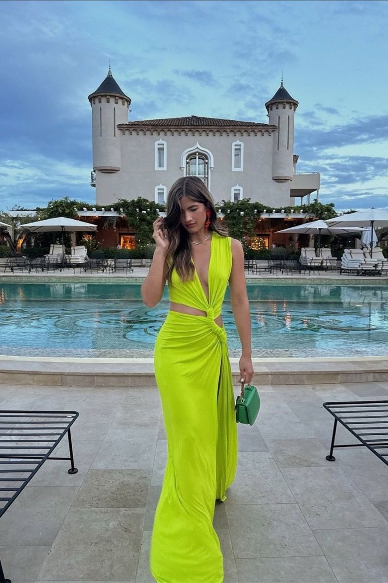 Ärmelloses Maxikleid Mit Seitlichem Cut-Out Und Tiefem V-Ausschnitt