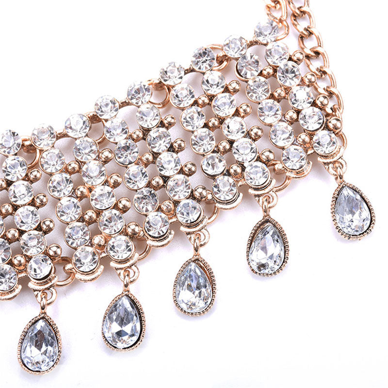 Funkelnde Strass Tropfen Fransen Statement Choker Halskette - Gold Farbe