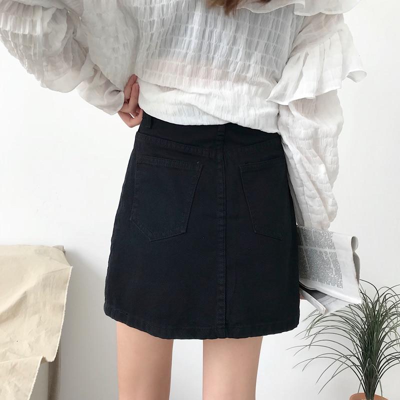 Eleganter Und Schlichter Jeansrock