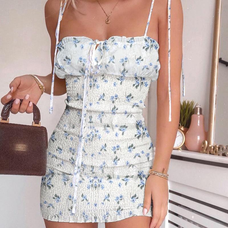 Minikleid Mit Blumenmuster Und Dünnen Trägern