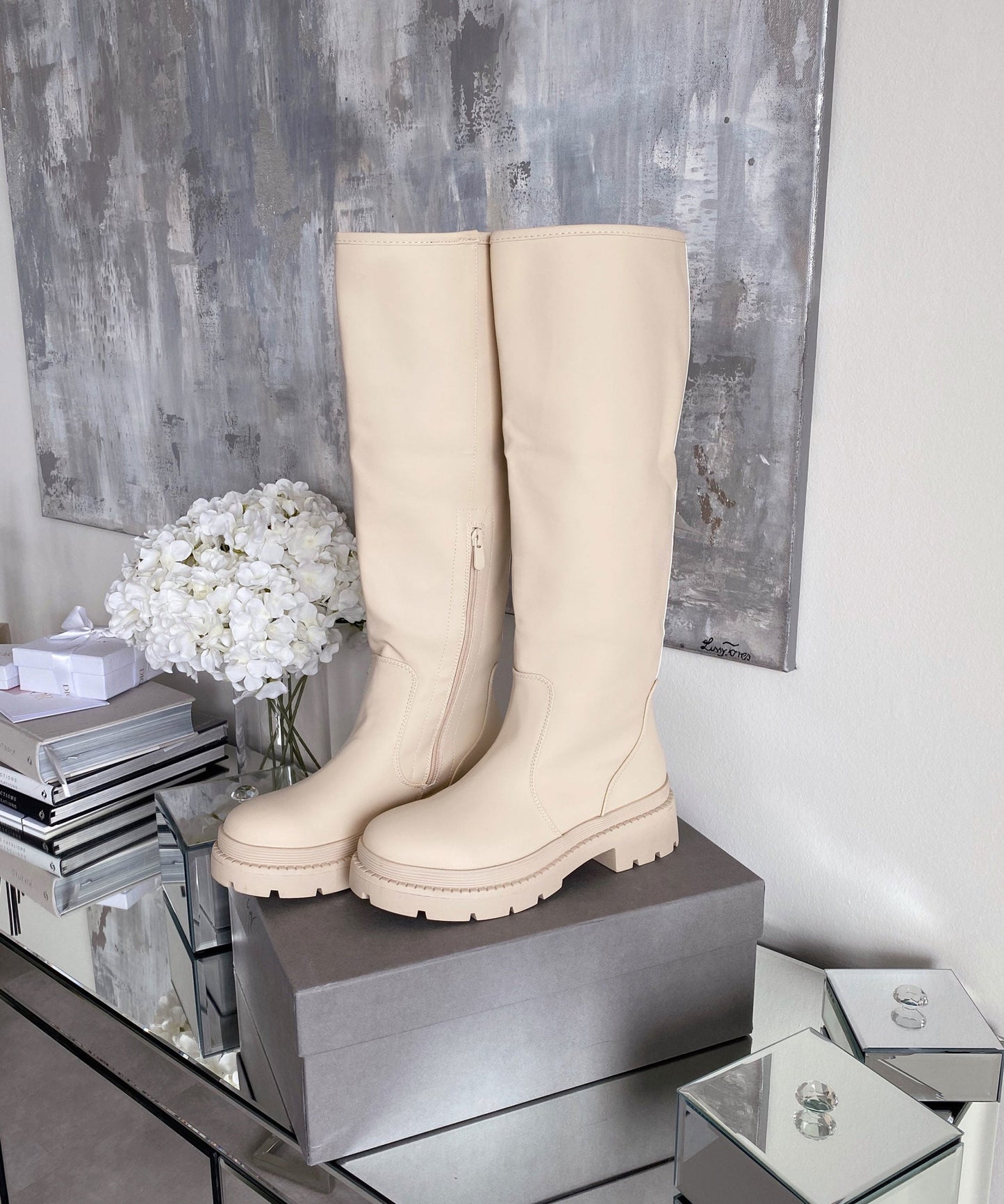 Stilvolle Stiefel İm Schlichten Design