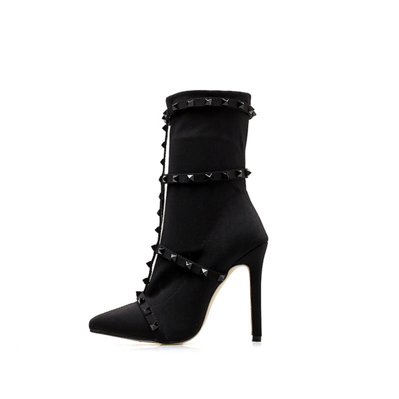 Originale Schuhe Mit Nietenriemen Und Stilettoabsatz - Schwarz