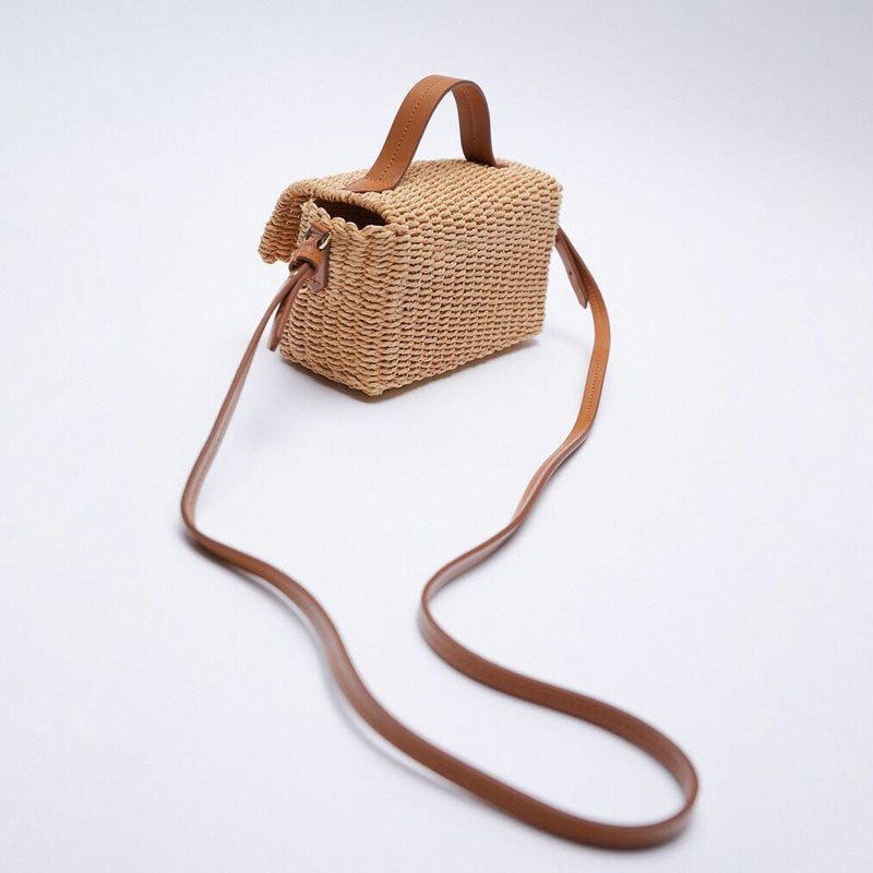 Braune Tasche Aus Kunstleder Mit Detailliertem Strickdesign Für Den Urlaub