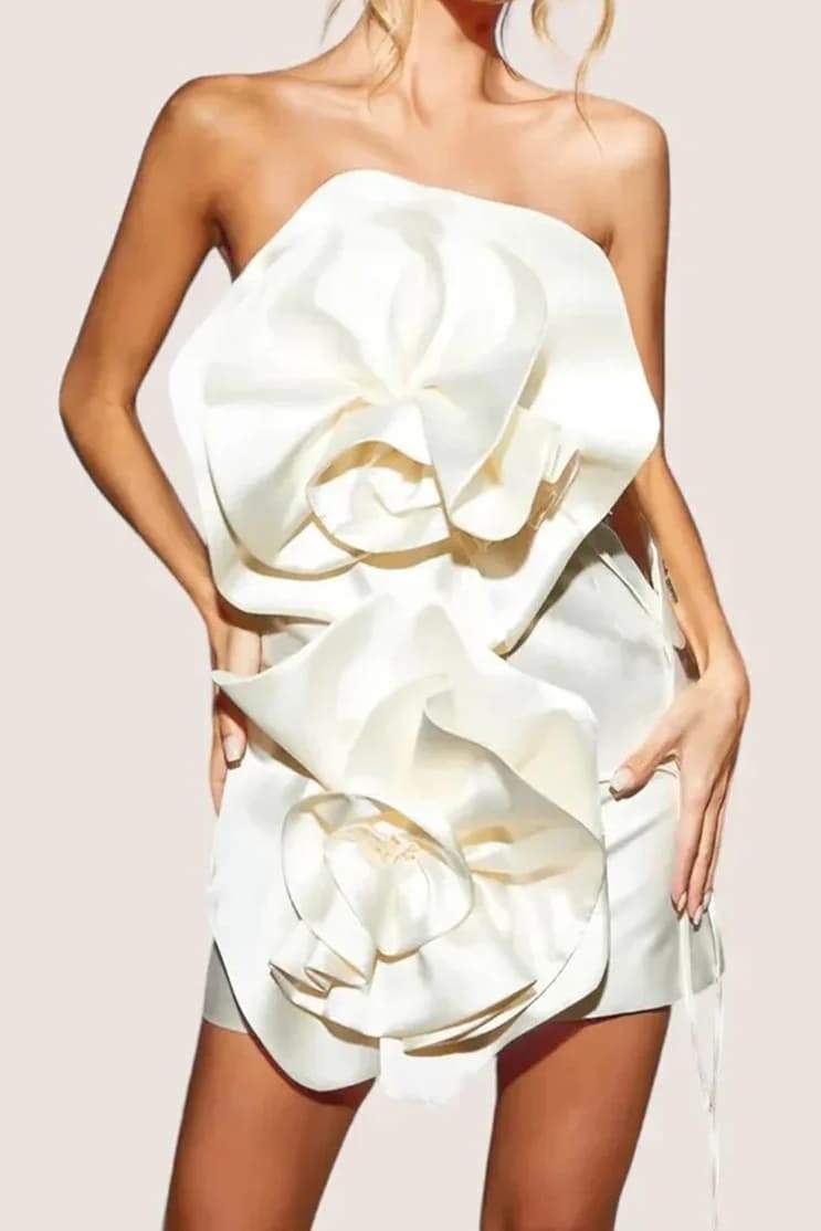 Trägerloses Satin-Minikleid