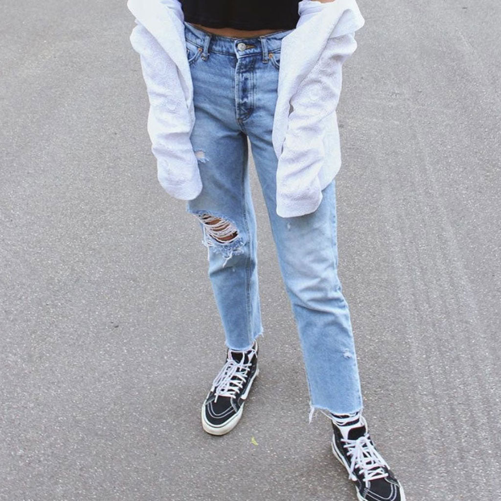 Vivid Cut – Ausgefranste Jeans Mit Geradem Bein İn Verblasstem Hellblau