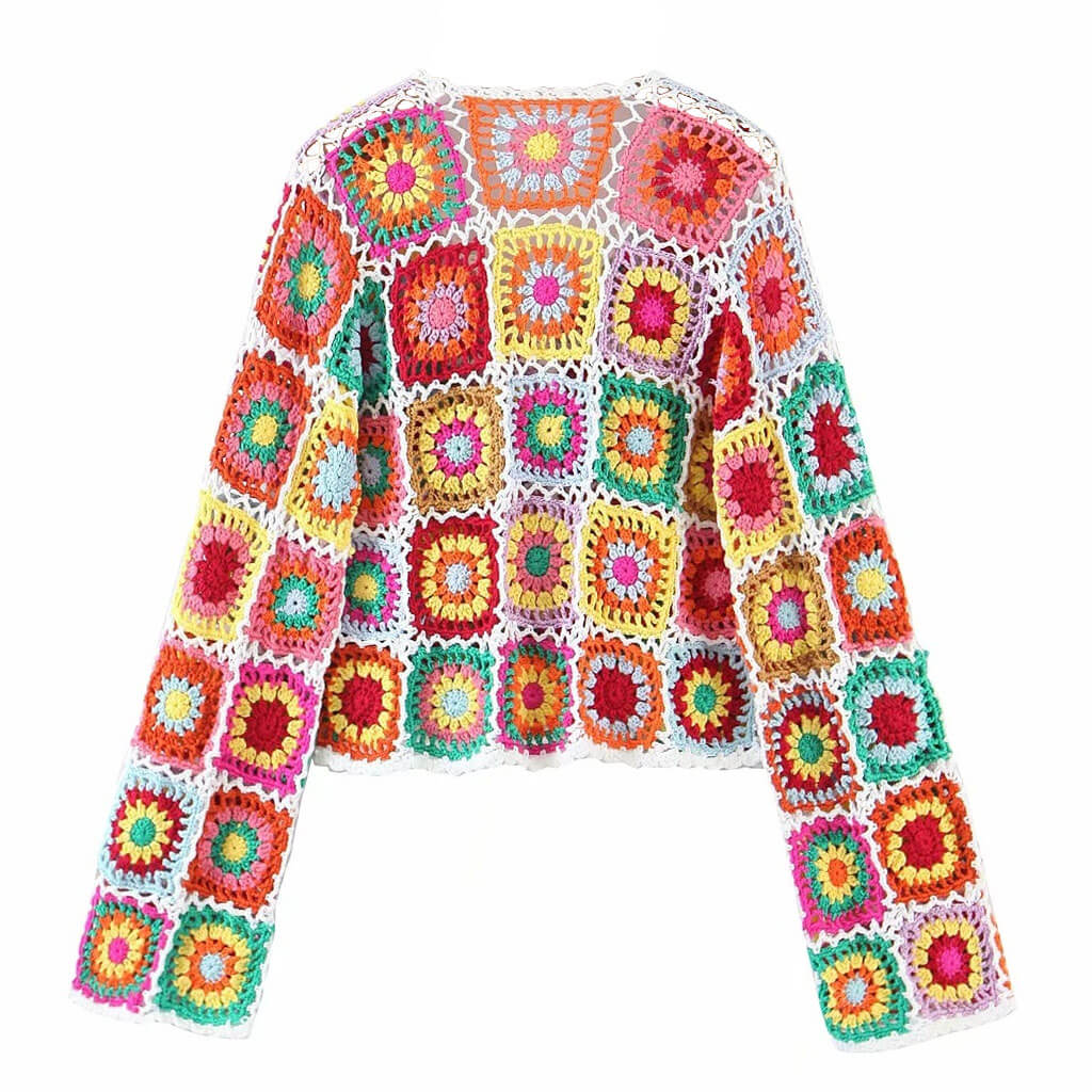 Bunte Häkel-Strickjacke Mit Blumenmuster – Mit Leuchtenden Puffknöpfen