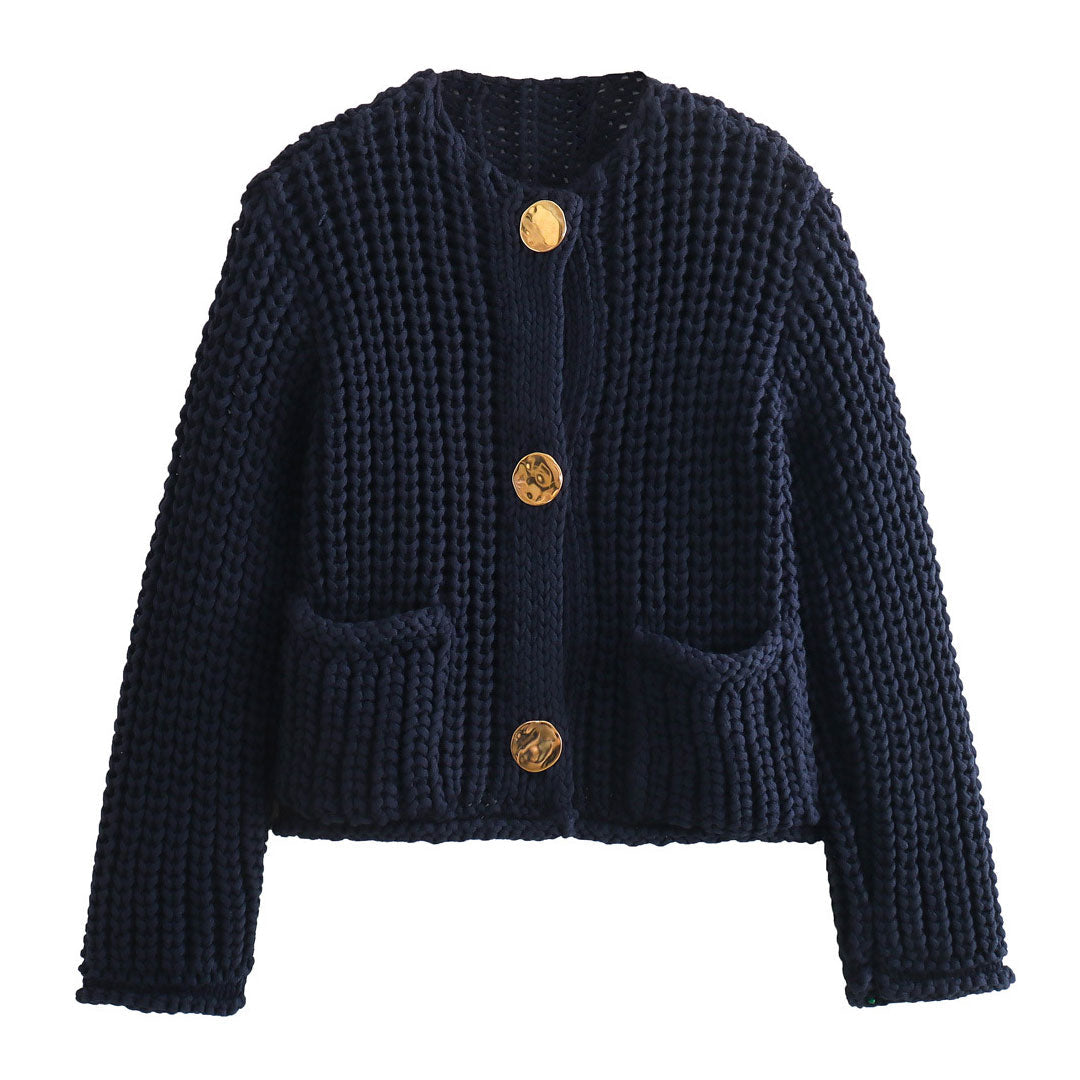 Retro-Cardigan Mit Rundhalsausschnitt Und Goldenen Knöpfen, Langen Ärmeln Und Dickem Zopfmuster