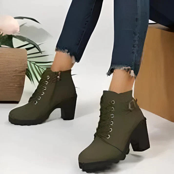 Stiefel Mit Hohen Absätzen