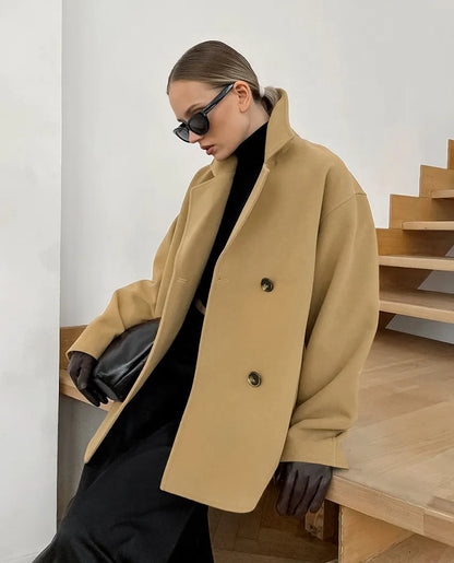Jacke Mit Klassischem Kragen Und Knopfdetail İm Stilvollen Design