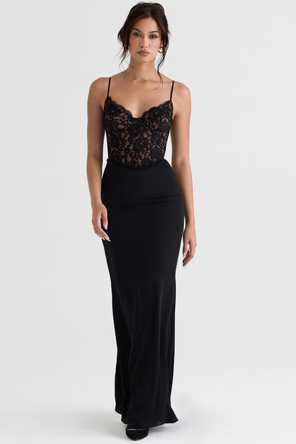 Elegantes, Figurbetontes Maxikleid Aus Spitze Mit Spaghettiträgern