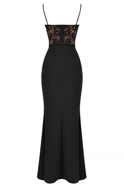 Elegantes, Figurbetontes Maxikleid Aus Spitze Mit Spaghettiträgern