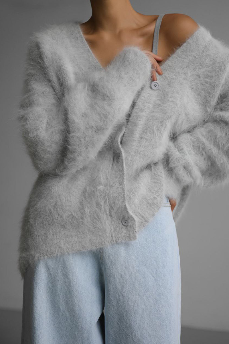 Elegante Strickjacke Mit V-Ausschnitt Und Knöpfen