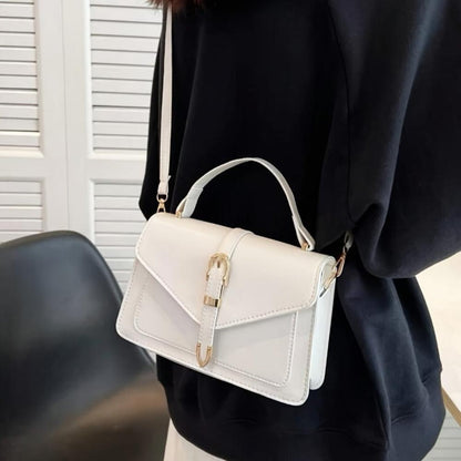 Stilvolle Tasche Mit Gürteldetail