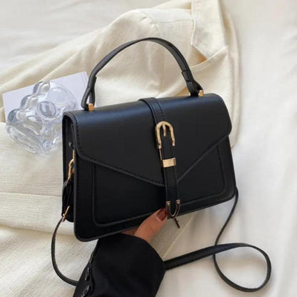 Stilvolle Tasche Mit Gürteldetail