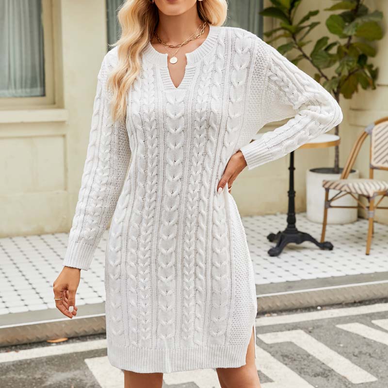 Bequemes Strickkleid Mit Streifenmuster