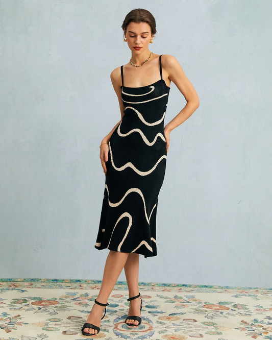 Elegantes Midikleid Mit Quadratischem Ausschnitt Und Trägern