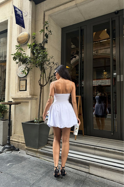 Elegantes Minikleid Mit Dünnen Trägern