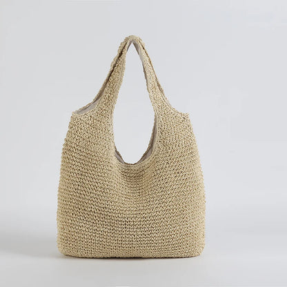 Stylische Strohtasche Mit Strickdetails