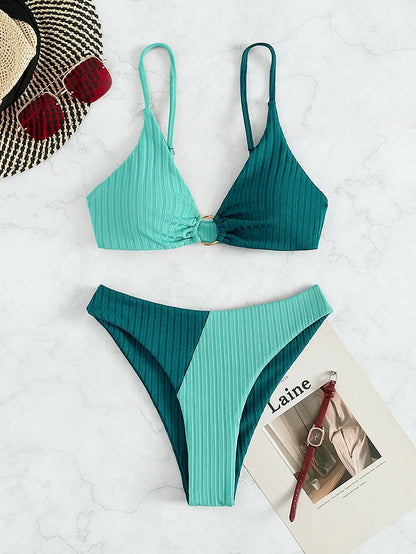 Bikini Mit Hoher Taille Und Stylischem Design