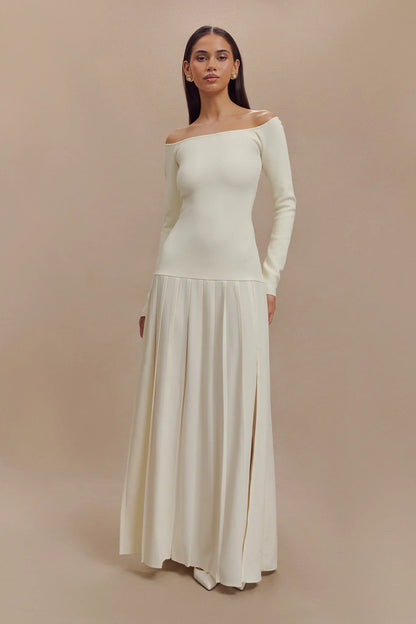 Elfenbeinfarbenes Schulterfreies Maxikleid Aus Strick