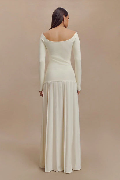 Elfenbeinfarbenes Schulterfreies Maxikleid Aus Strick