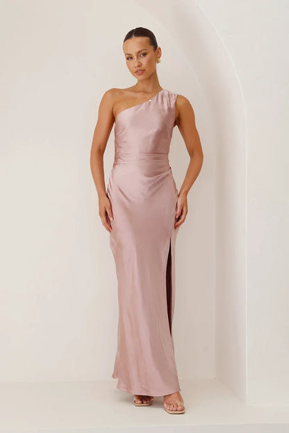 Maxikleid Mit Tiefem Ausschnitt Und Schlitz Und Einer Schulter