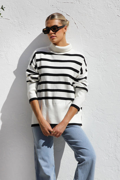 Schwarz-Weiß Gestreifter Strickpullover