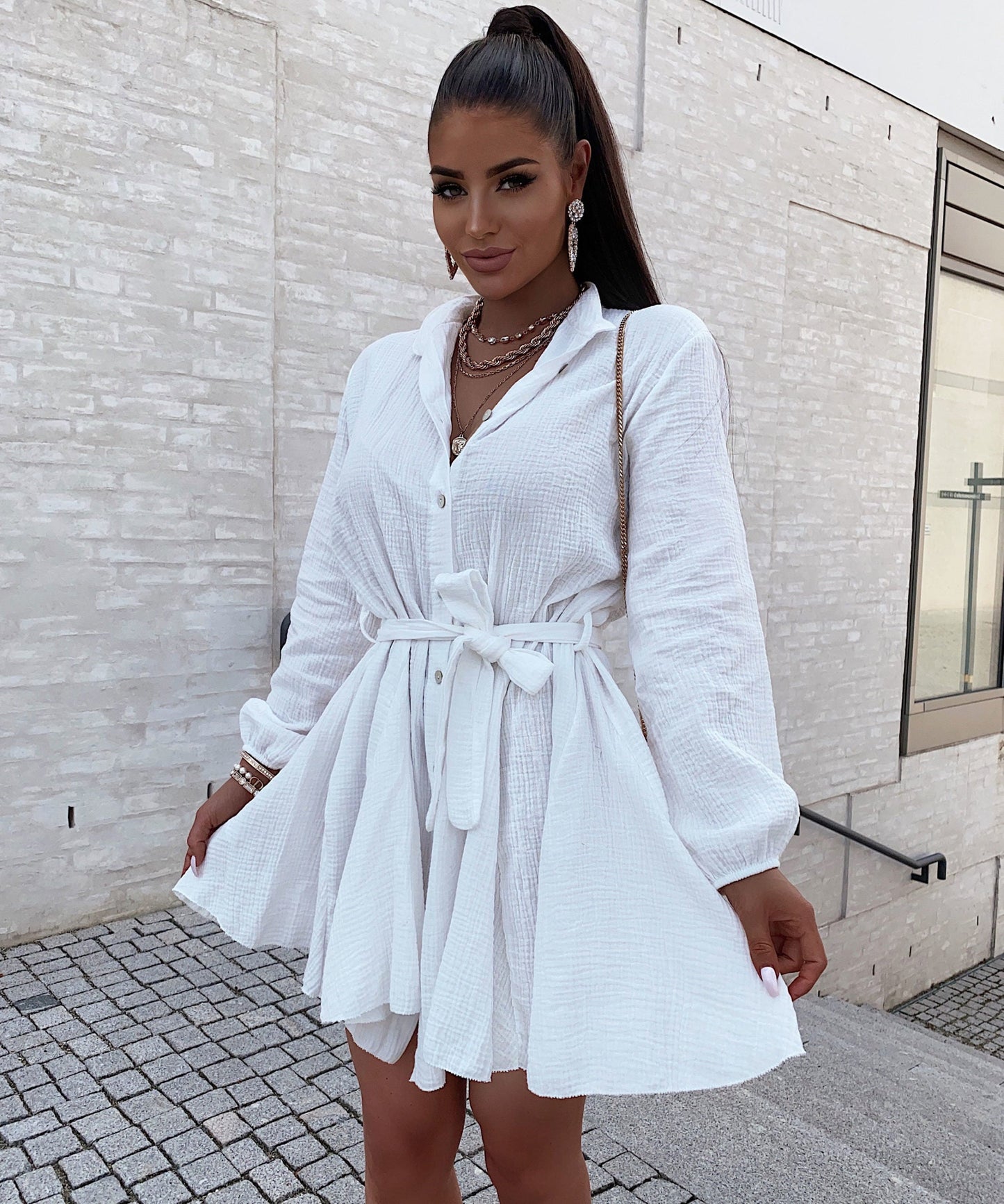 Hemdblusenkleid Mit Knopfdetail Und Taillenband