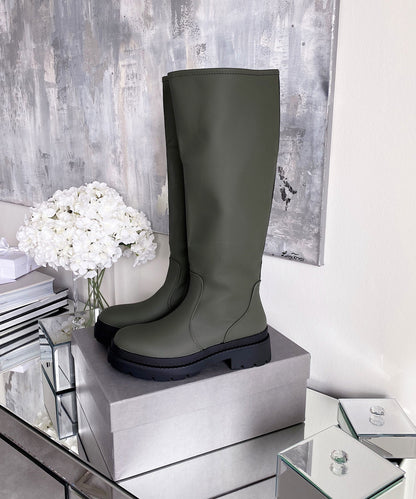 Elegante Stiefel İm Schlichten Design
