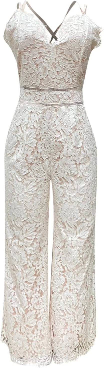 Stilvoller Jumpsuit Mit Tiefem Ausschnitt Und Spitzendetails