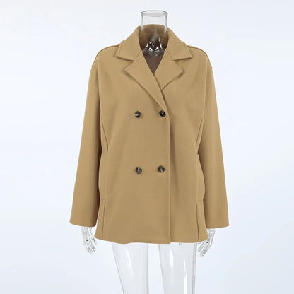 Jacke Mit Klassischem Kragen Und Knopfdetail İm Stilvollen Design
