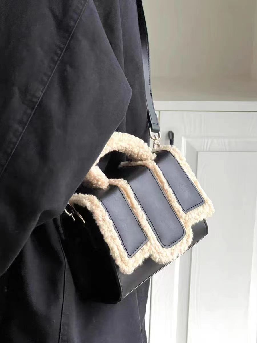 Tasche Mit Minimalistischem, Stilvollem Design