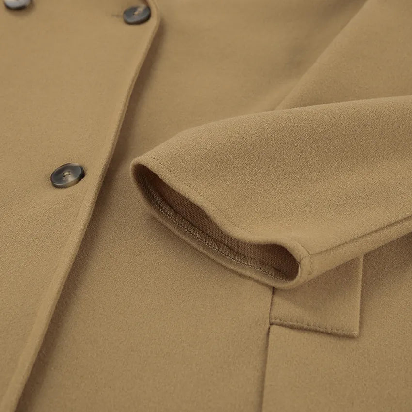 Jacke Mit Klassischem Kragen Und Knopfdetail İm Stilvollen Design