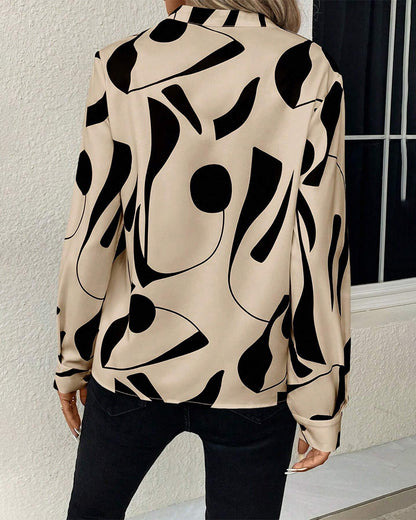 Stilvolle Und Trendige Damenbluse Mit Luxuriösen Motiven Und Langen Ärmeln