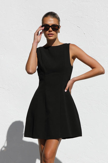 Ärmelloses Minikleid Mit Rundhalsausschnitt