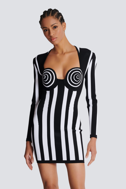 Langärmliges Gestreiftes Minikleid Aus Strick