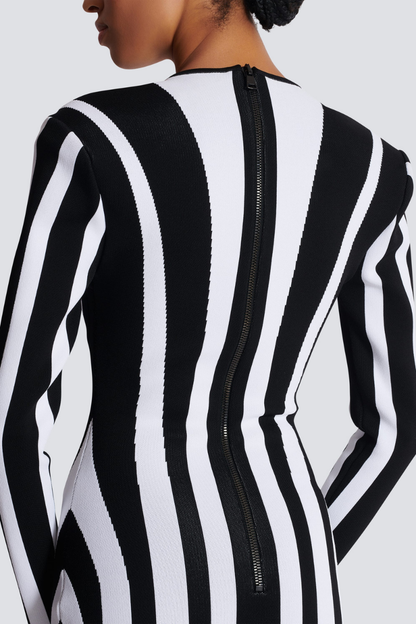Langärmliges Gestreiftes Minikleid Aus Strick