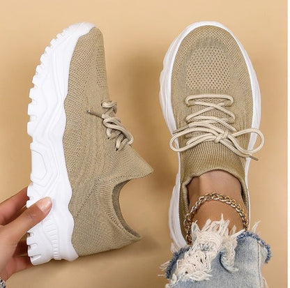 Stylische Design-Sneaker Mit Hoher Sohle