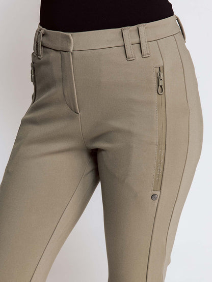 Bequeme Und Stylisch Geschnittene Hose