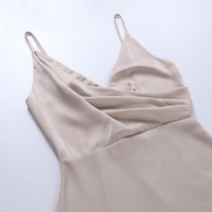 Tiefer Ausschnitt, Sommerkleid Aus Satin